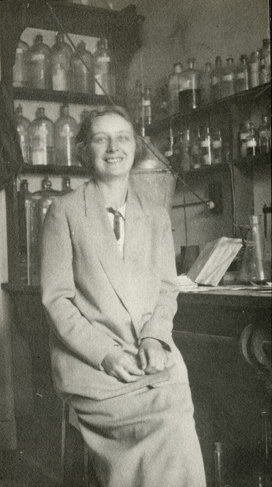 Dorothy Needham at her laboratory bench in the 1920s. Dorothy Needham at her laboratory bench in the 1920s.