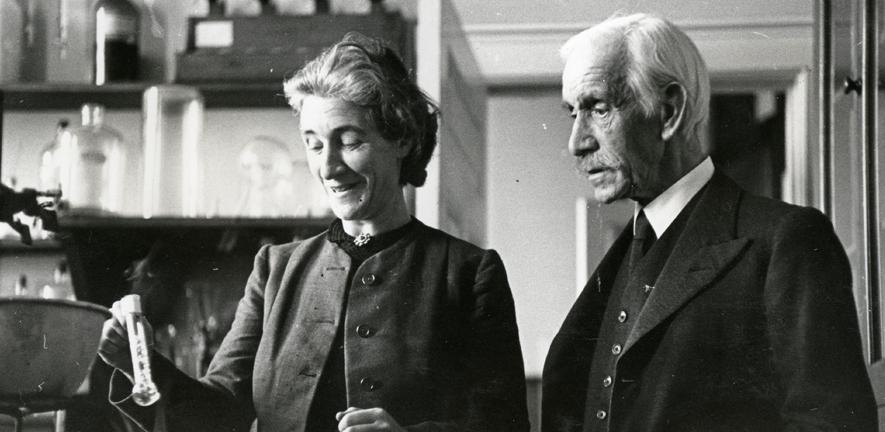 Barbara and Frederick Hopkins in the laboratory, c1941 Barbara and Frederick Hopkins in the laboratory, c1941