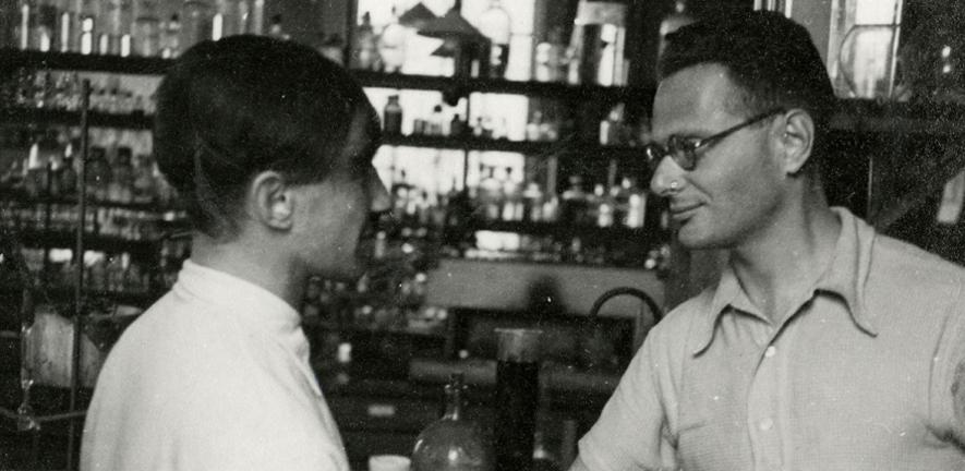Weil-Malherbe and Krebs in a laboratory, c1934